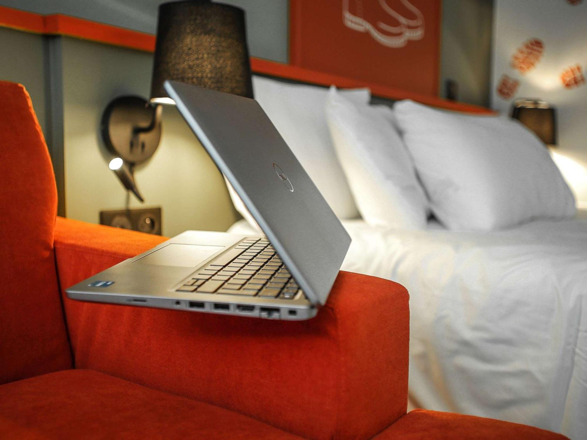 Ibis Styles Lisieux Normandie Екстериор снимка