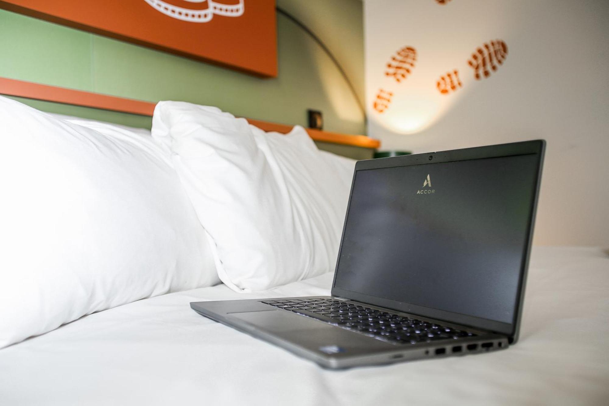 Ibis Styles Lisieux Normandie Екстериор снимка