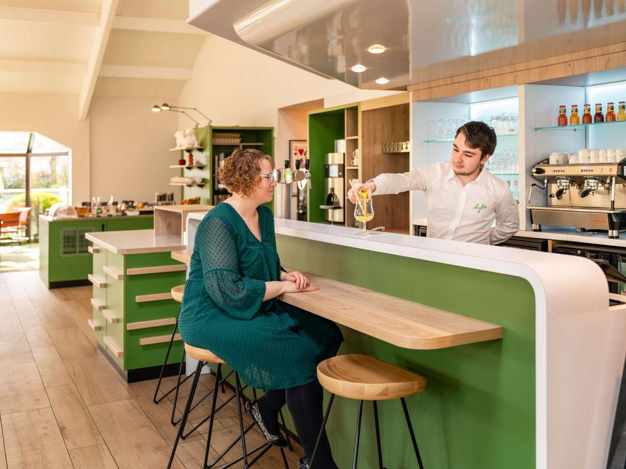 Ibis Styles Lisieux Normandie Екстериор снимка