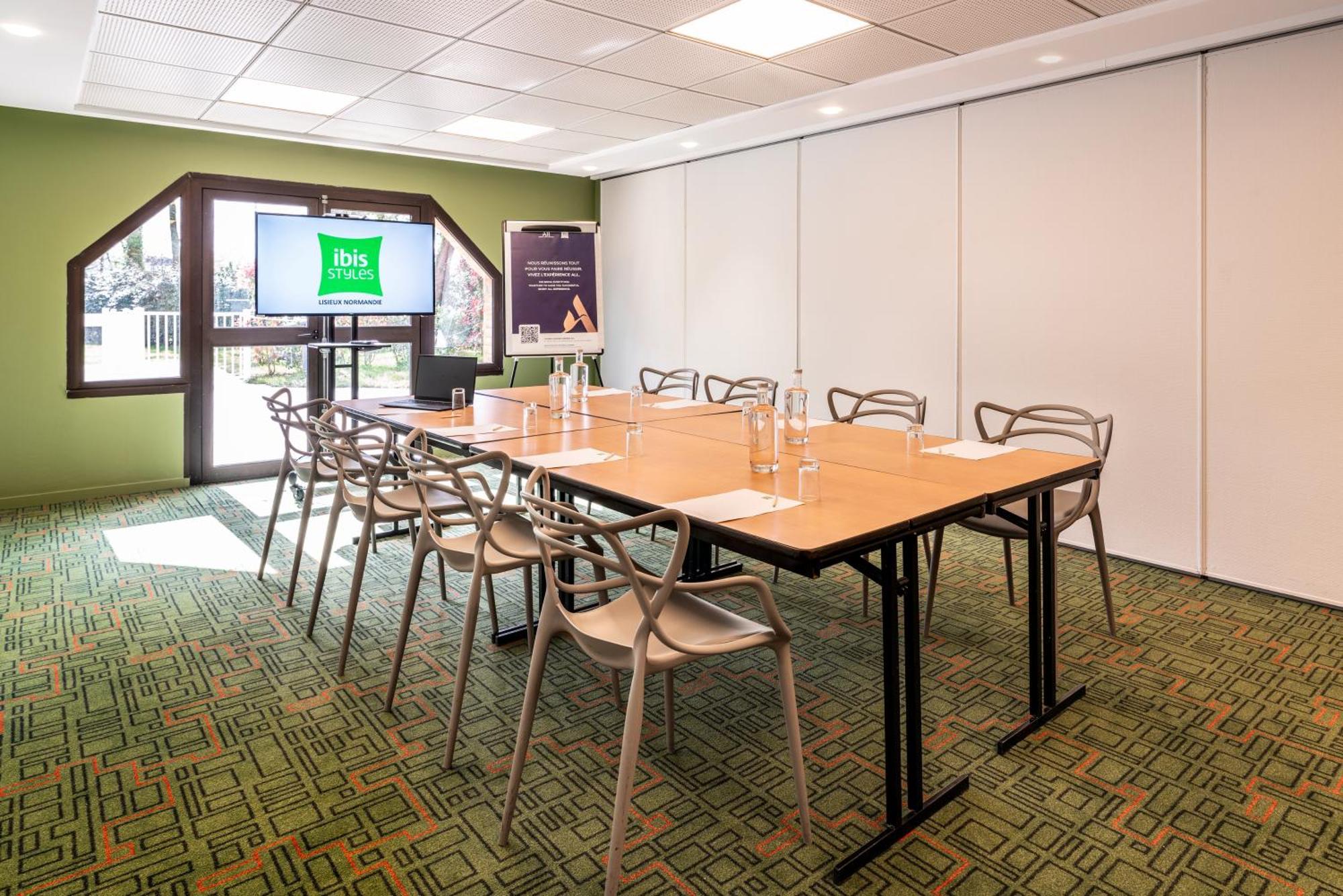 Ibis Styles Lisieux Normandie Екстериор снимка